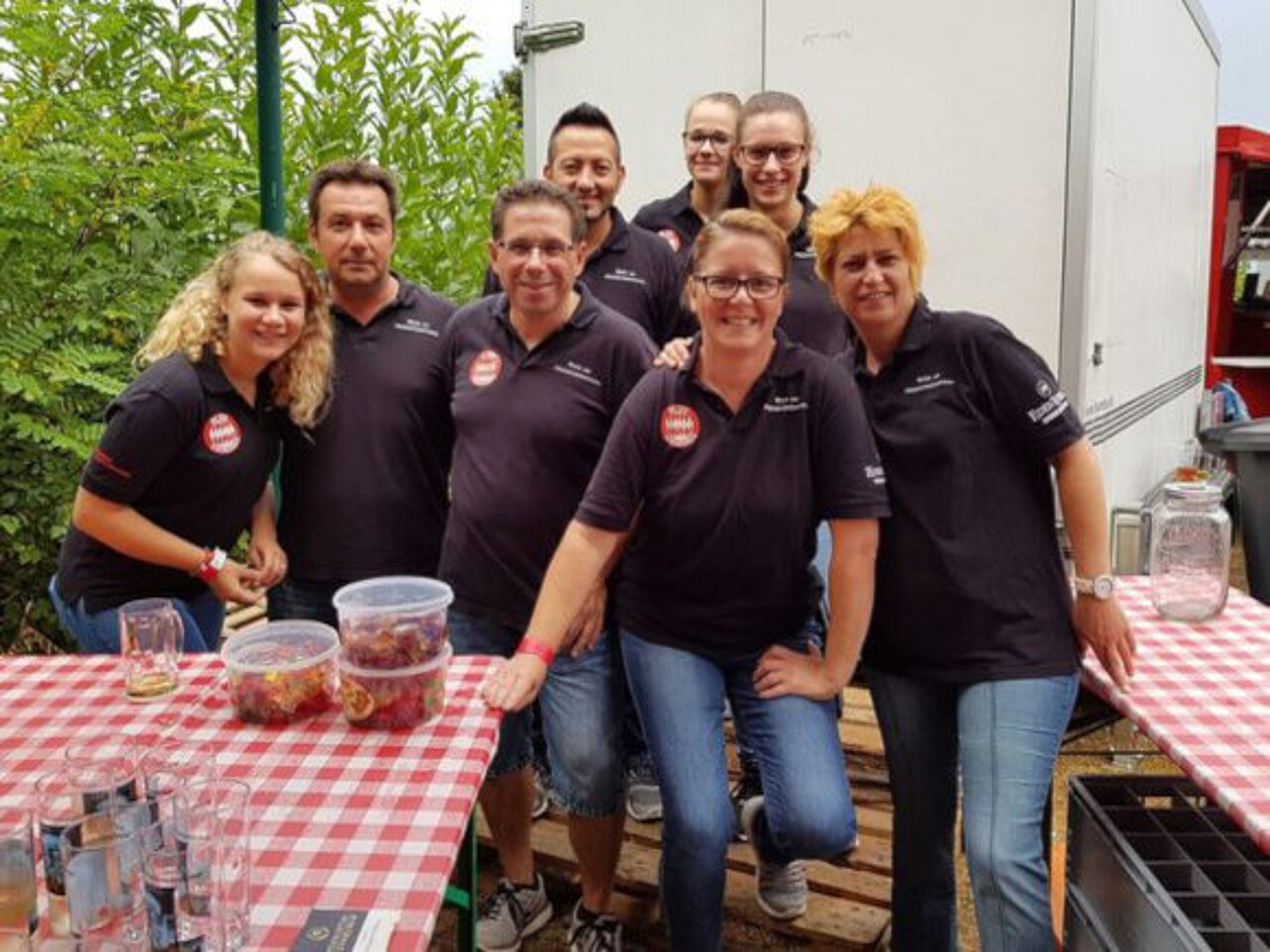 Das treue SVE-Team vom Ausschank